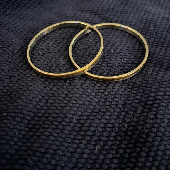 2 Tone Gold/Silver set of 2 Bangles - Picture 3 of 5